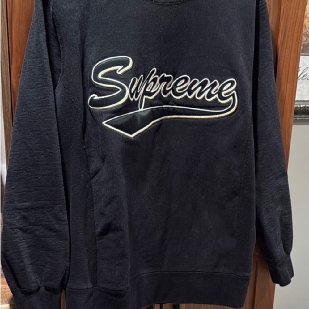 Supreme Black Crewneck Sweater Classic Design